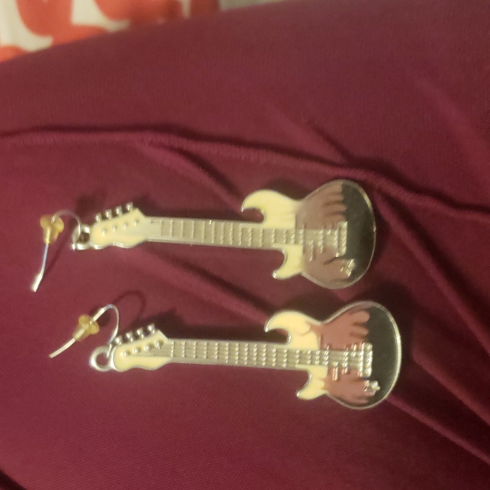 Guitar earrings